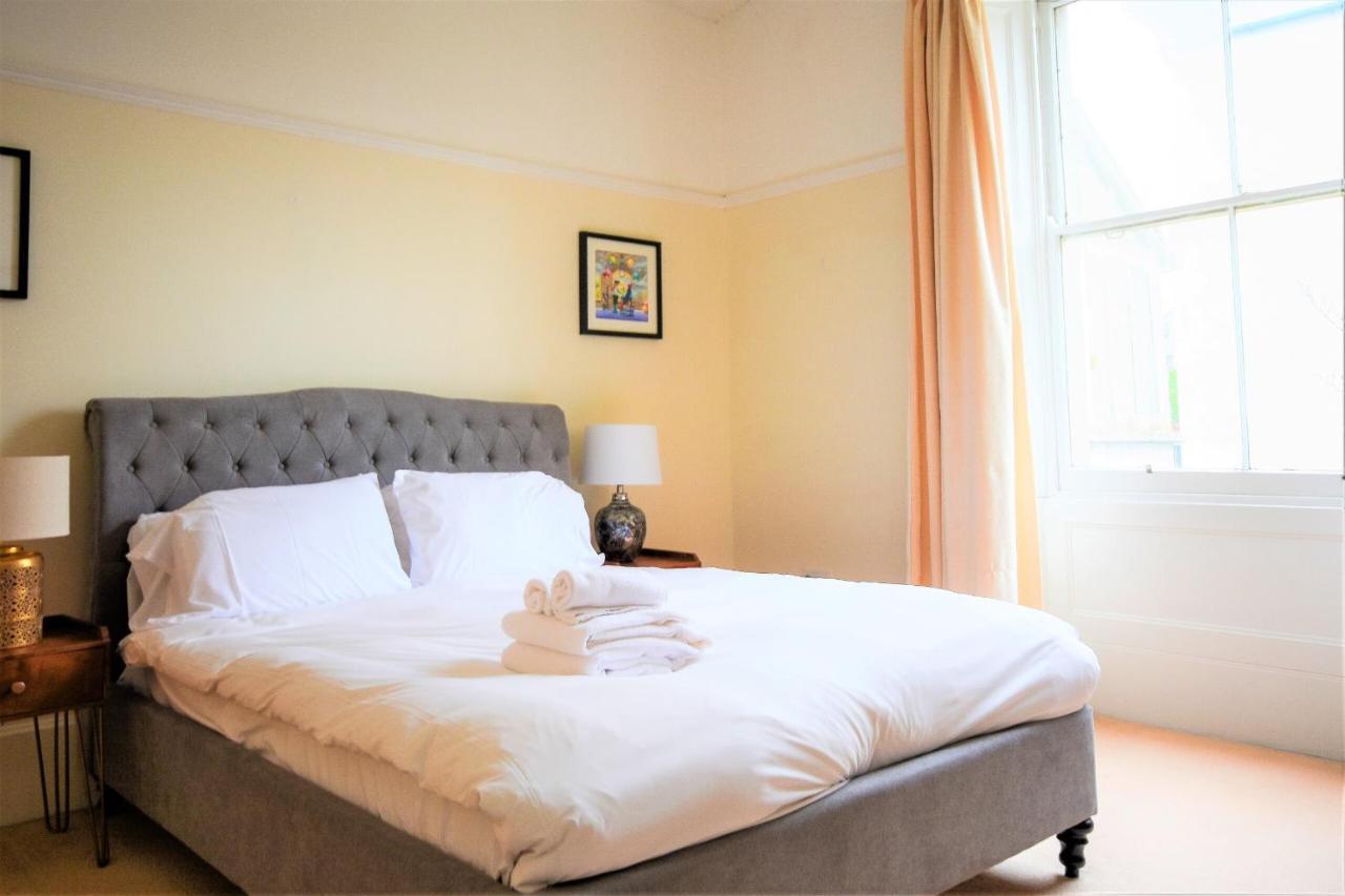Peaceful & Pretty 2 Bedroom Flat Near Clifton